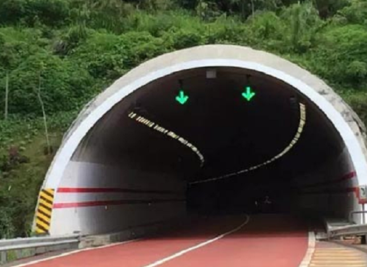 貴陽1.5環亭亭玉立國色群